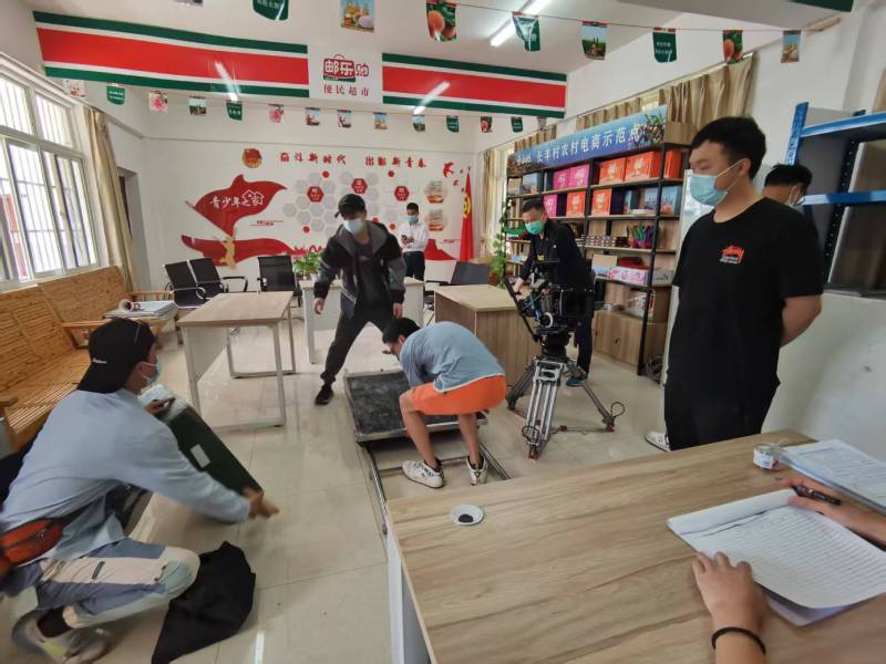 澄海区广告片拍摄公司：极简主义践行者，少即是多的视觉哲学